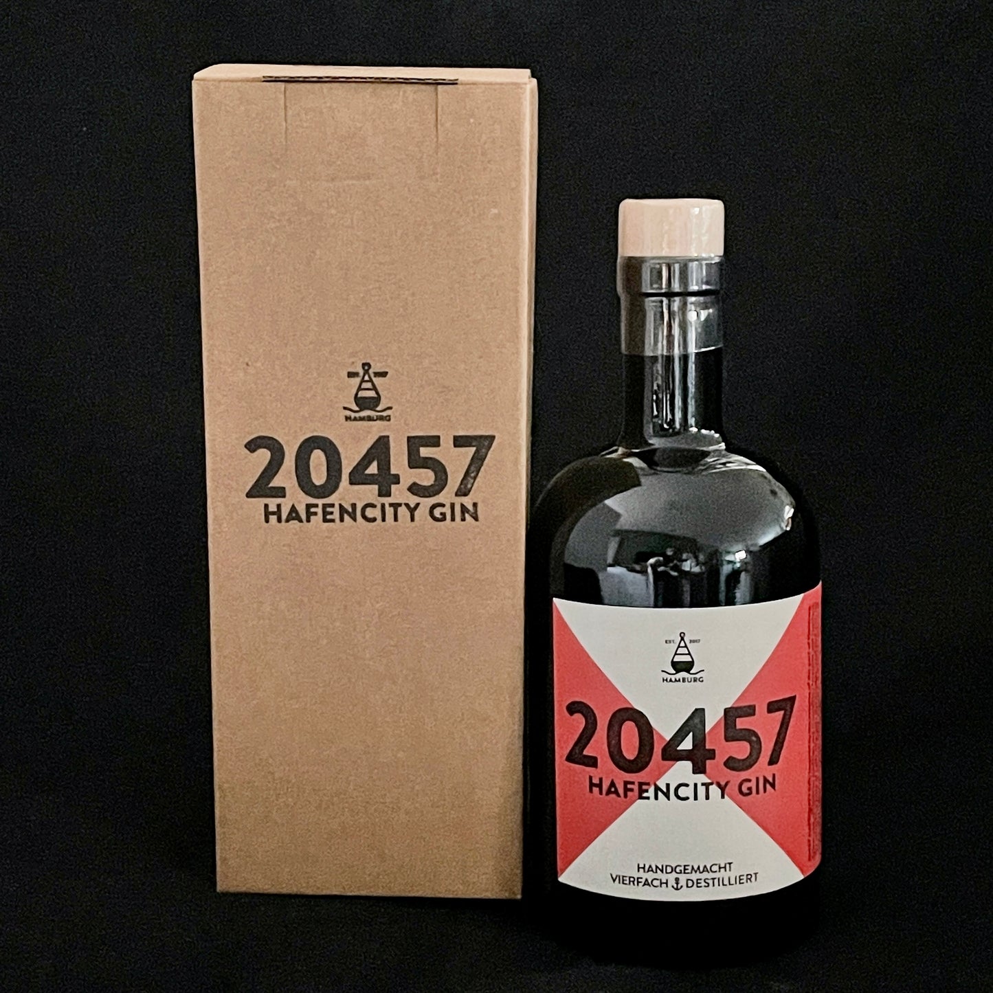 
                  
                    Geschenkkarton – handbestempelt – für 0,5L-Flaschen
                  
                
